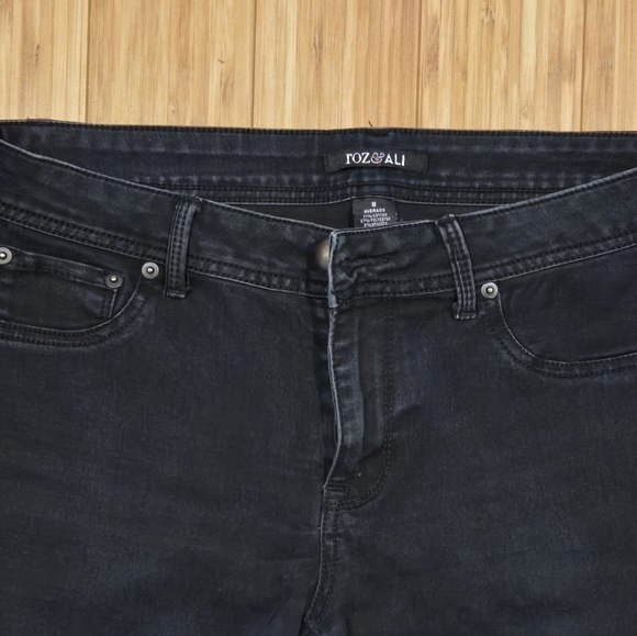 Roz & Ali Women's Black Jeans - Picture 4 of 8